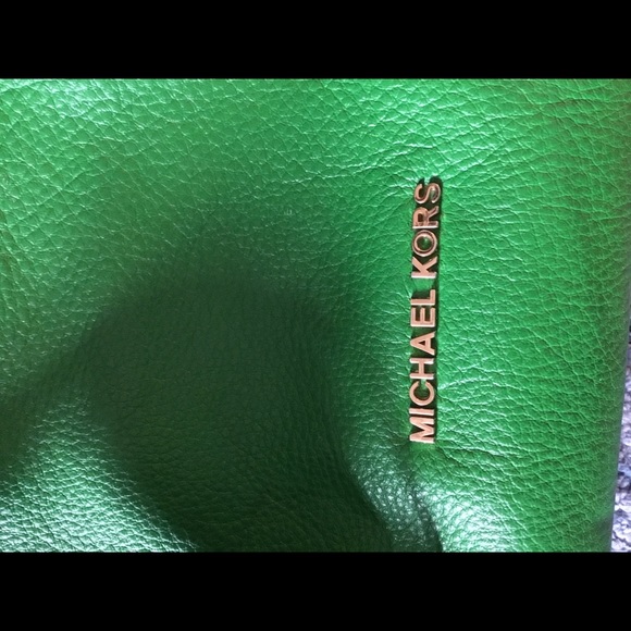 Michael kors green leather purse - Picture 3 of 6
